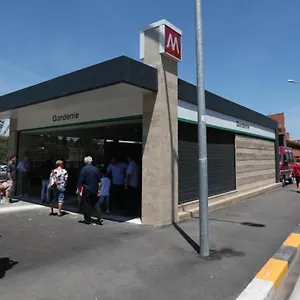 Intero Centocelle Roma. Affaccio Metro Appartamento